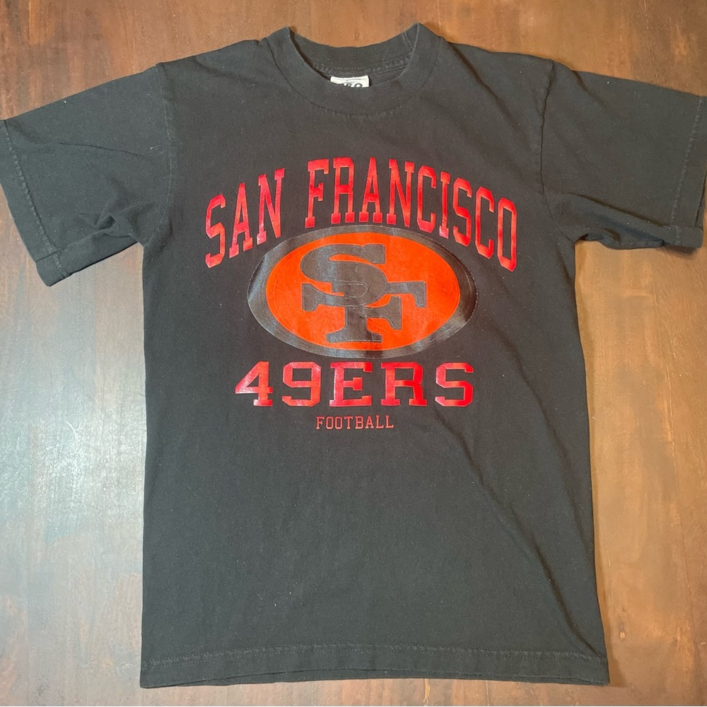San Francisco 49ers black and red tee